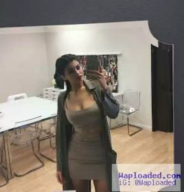 Kylie Jenner attends a meeting dressed in sexy outfit